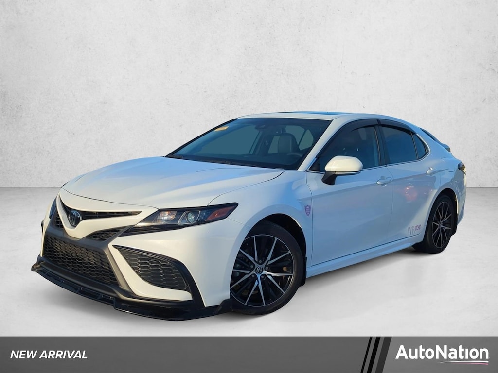 Used 2024 Toyota Camry SE Sedan