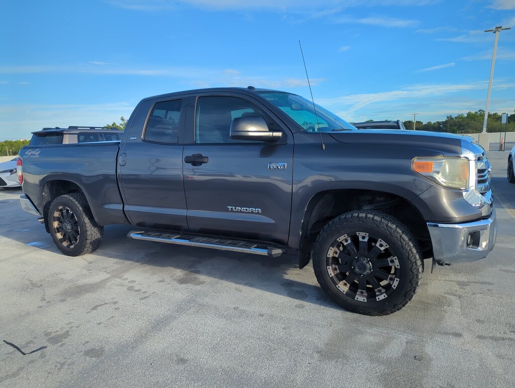 Used 2017 Toyota Tundra SR5 5.7L V8 w/FFV Truck Double Cab