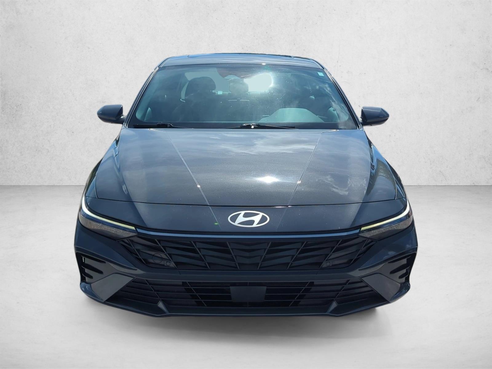 Used 2025 Hyundai Elantra SEL Convenience Sedan