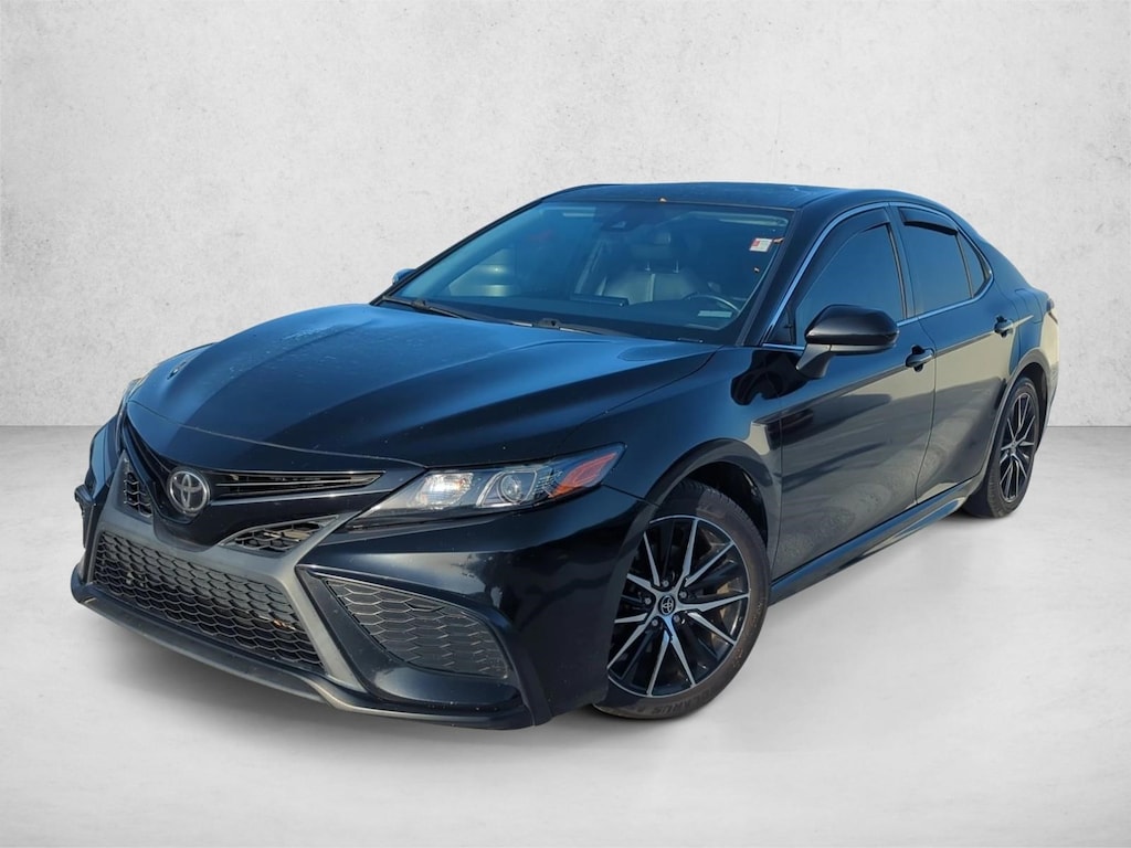 Used 2021 Toyota Camry SE Sedan