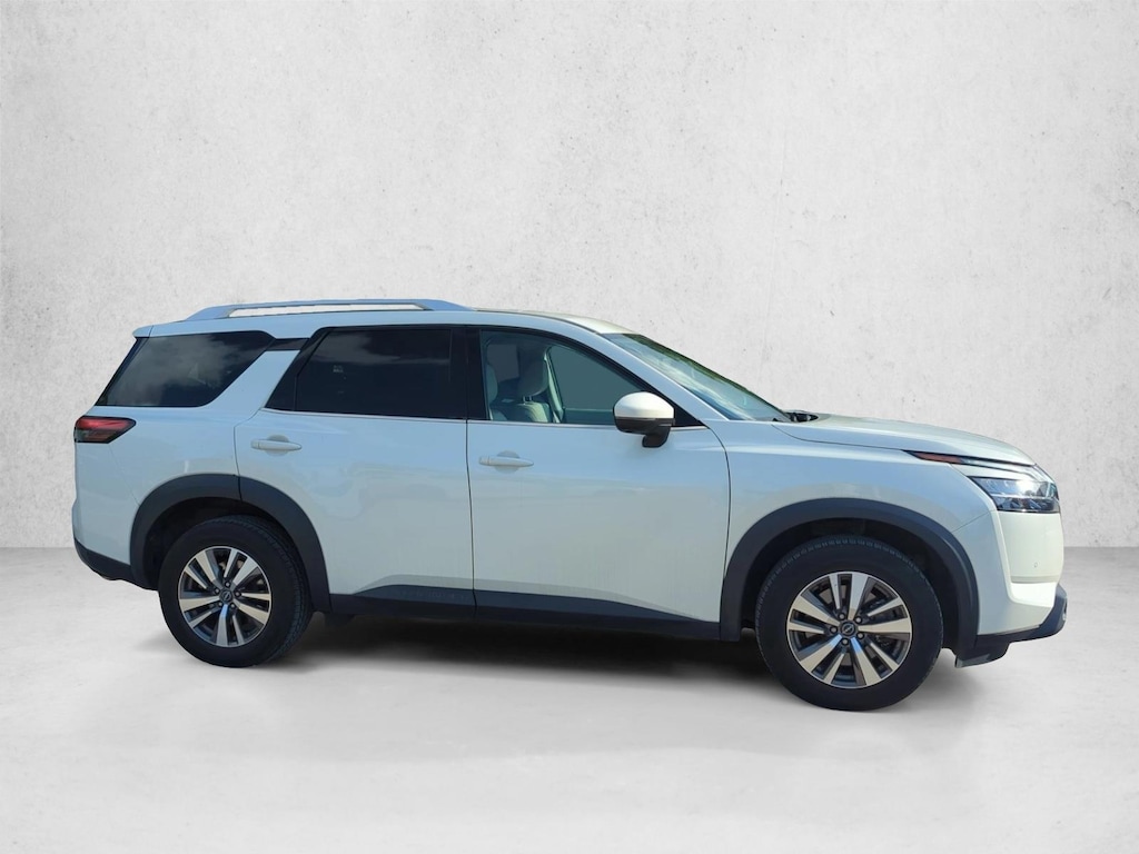Used 2023 Nissan Pathfinder SL SUV