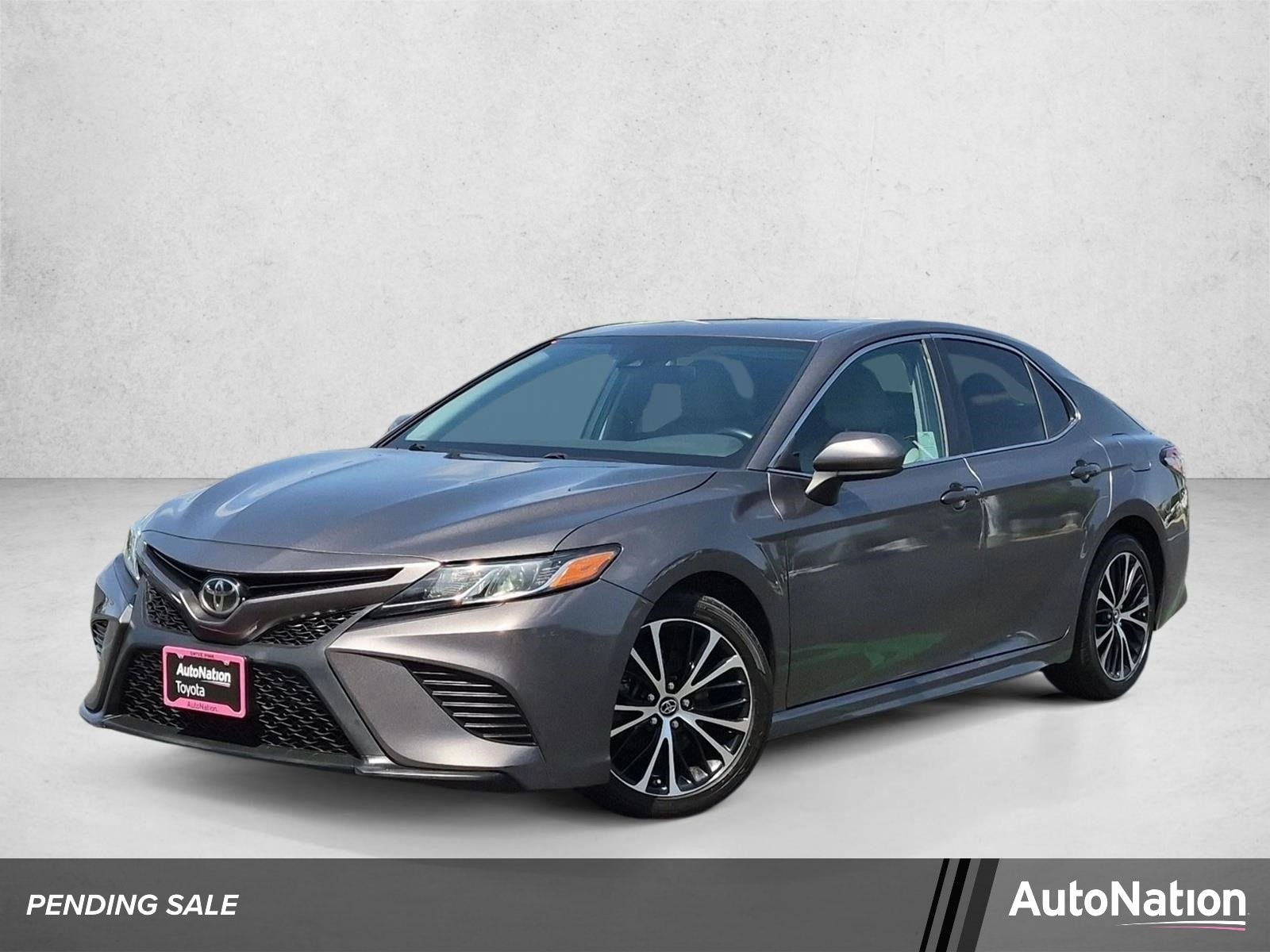 2018 Toyota Camry SE FWD photo