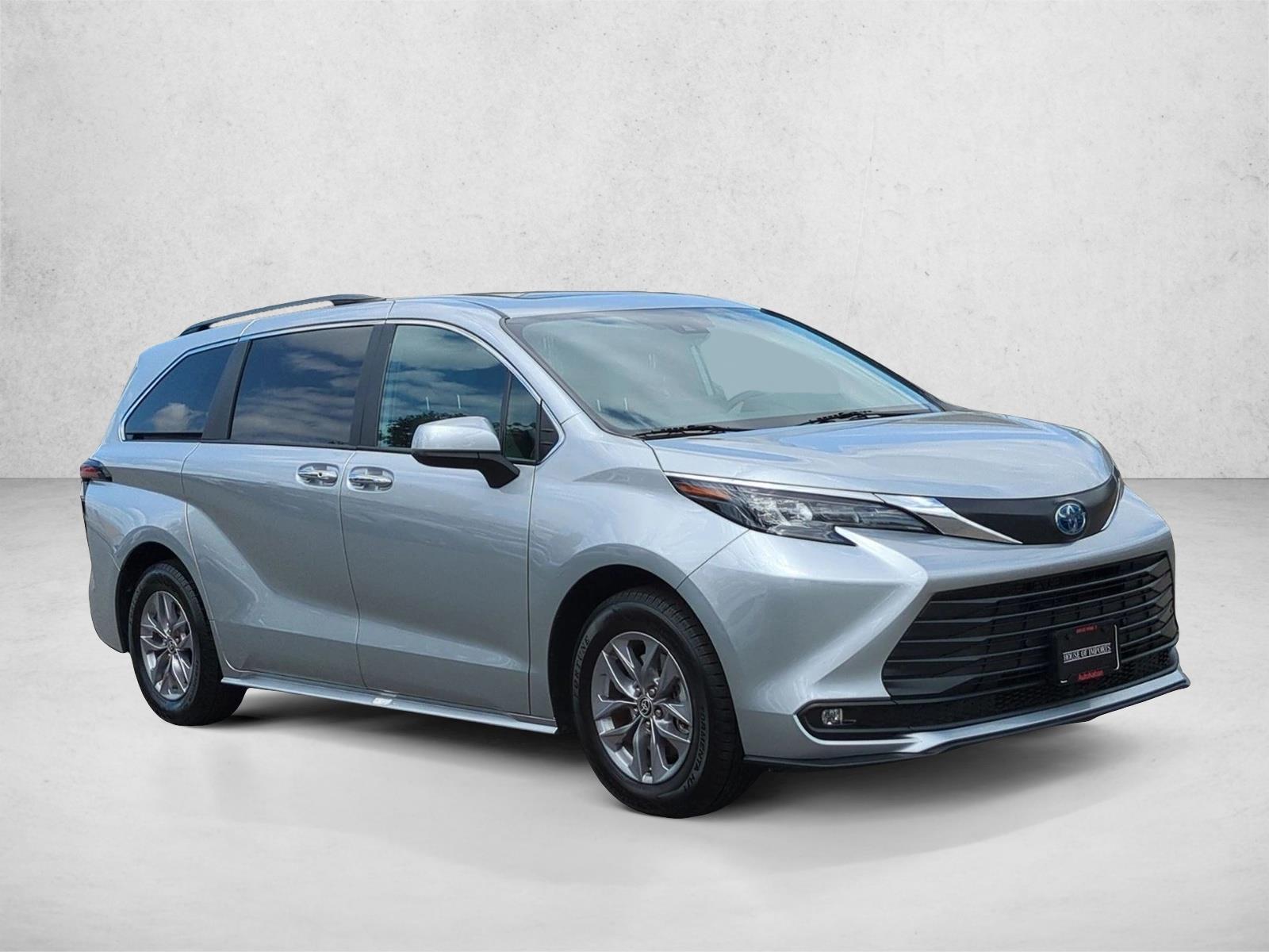 Used 2025 Toyota Sienna XLE 8 Passenger Van Passenger Van