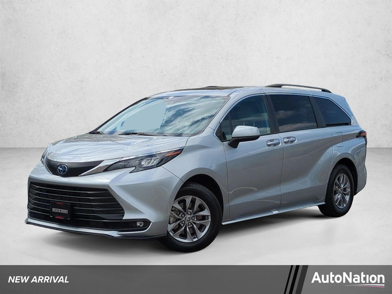 Used 2025 Toyota Sienna XLE 8 Passenger Van Passenger Van