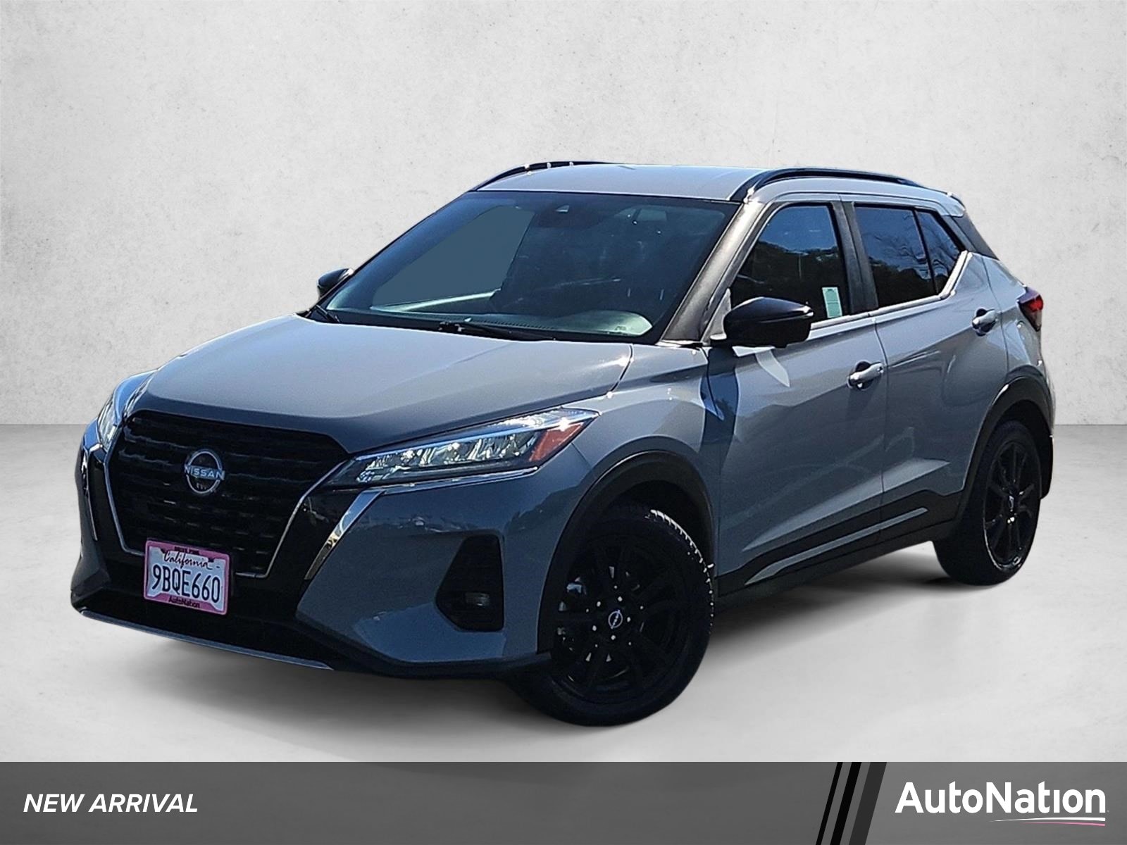 2022 Nissan Kicks SR