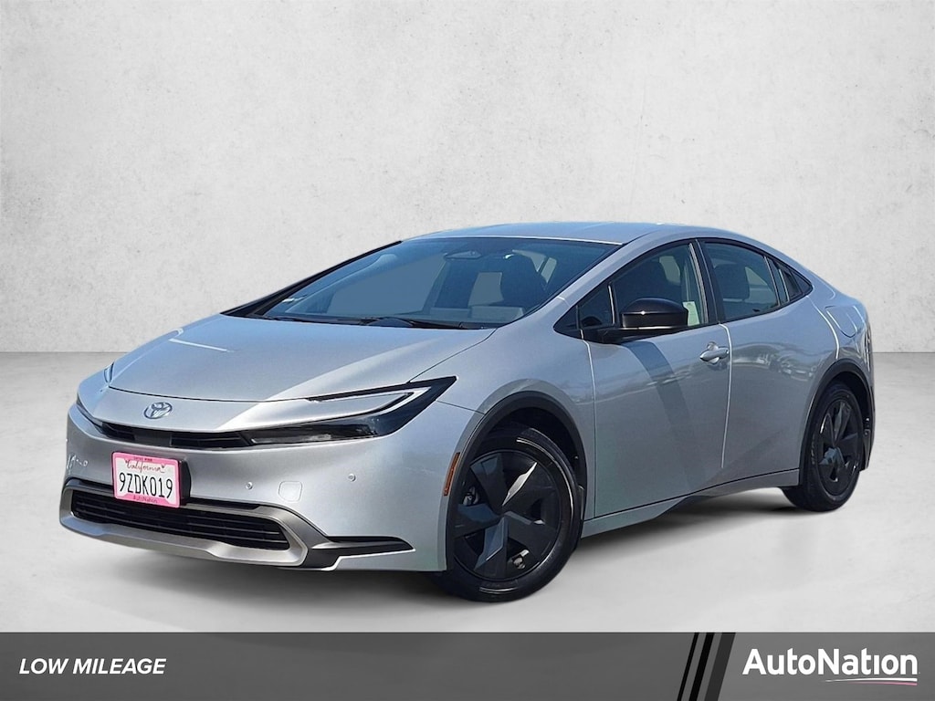 Used 2026 Toyota Prius Plug-In Hybrid SE Hatchback