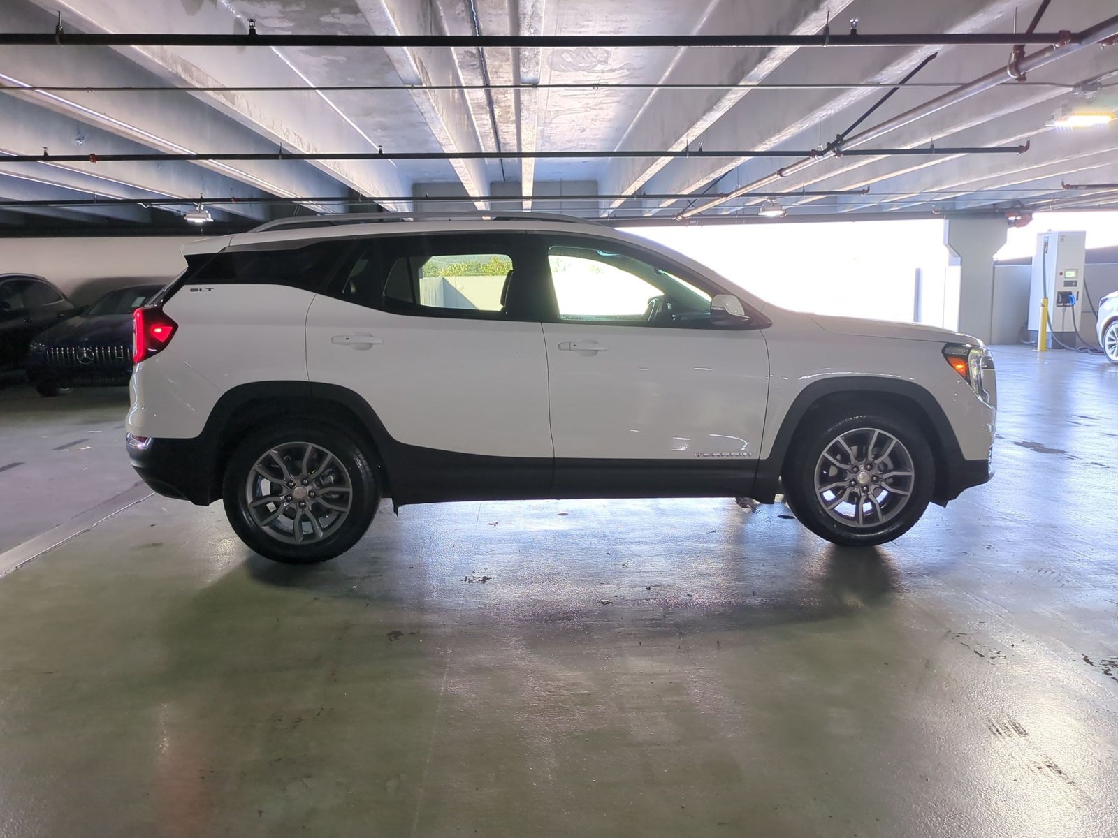 Used 2024 GMC Terrain SLT SUV