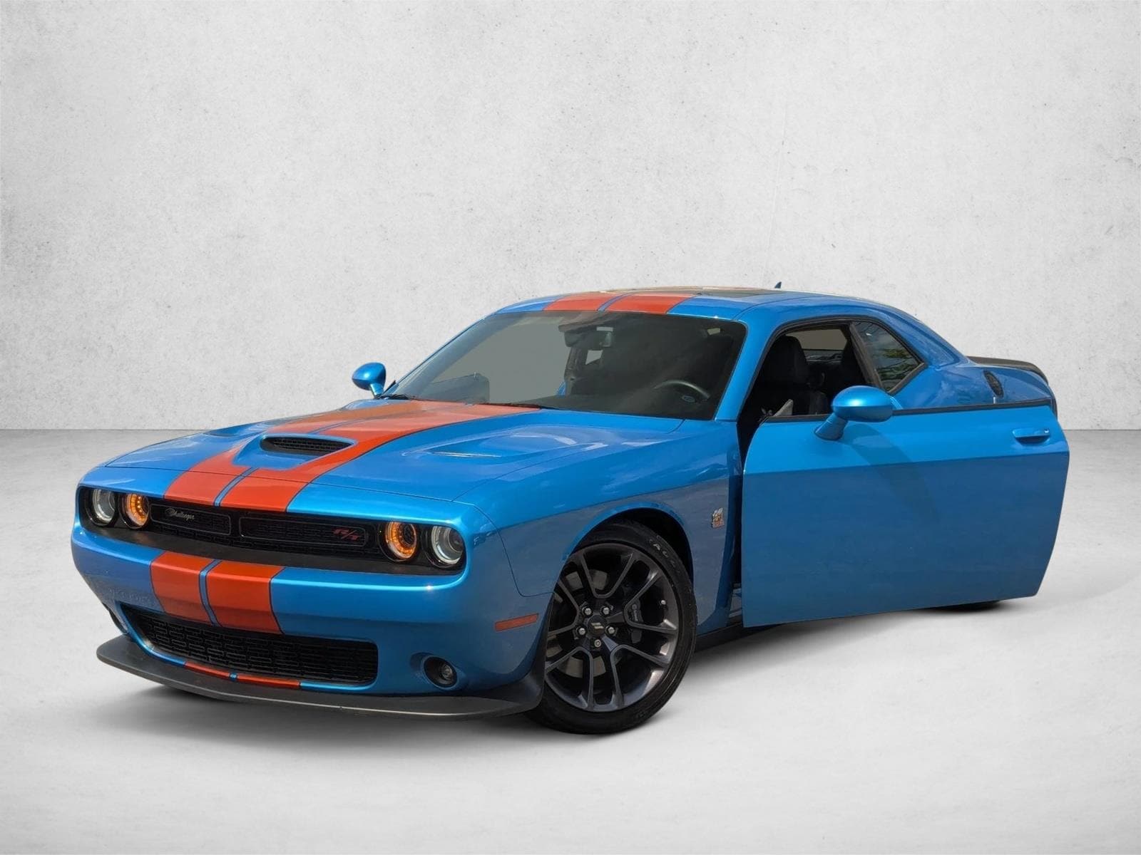 2023 Dodge Challenger R/T - Photo 4