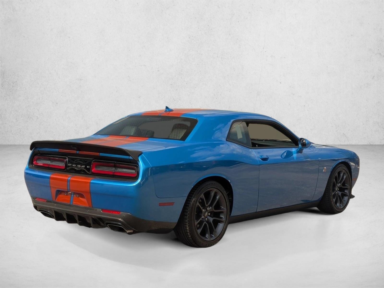 2023 Dodge Challenger R/T - Photo 7