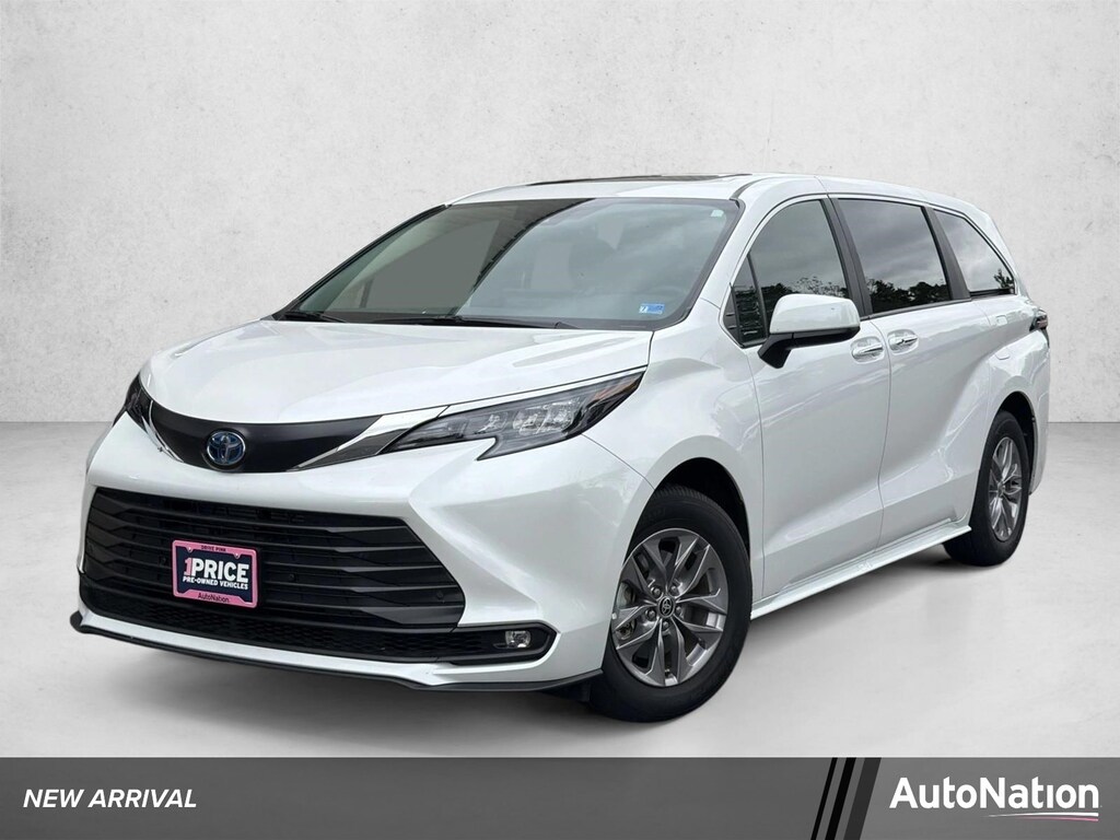 Used 2025 Toyota Sienna XLE 7 Passenger Van Passenger Van