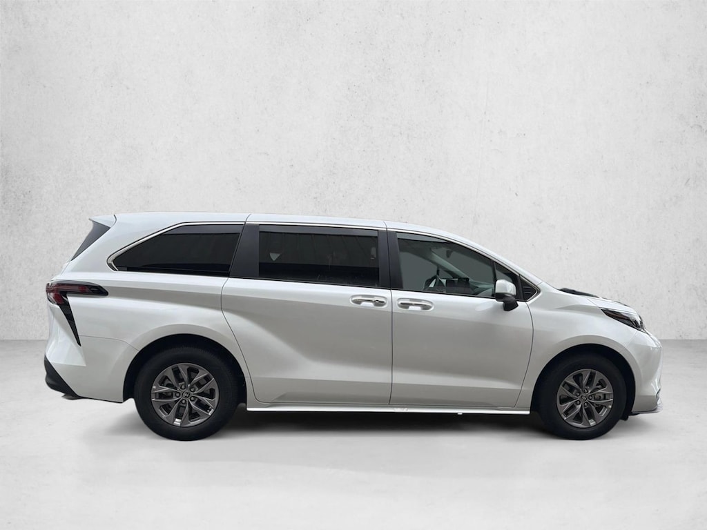 Used 2025 Toyota Sienna XLE 7 Passenger Van Passenger Van
