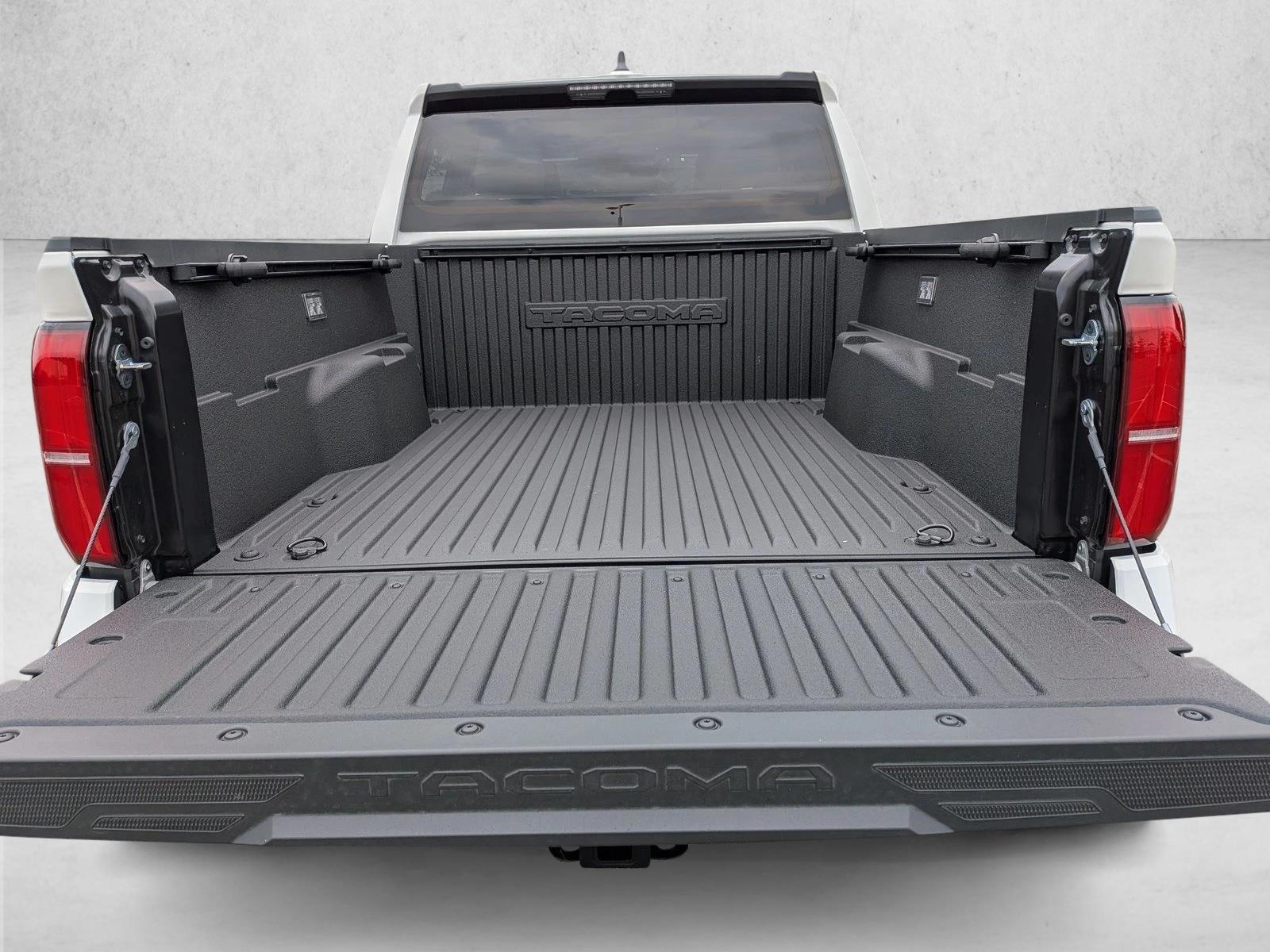 2026 Toyota Tacoma SR5 - Photo 7