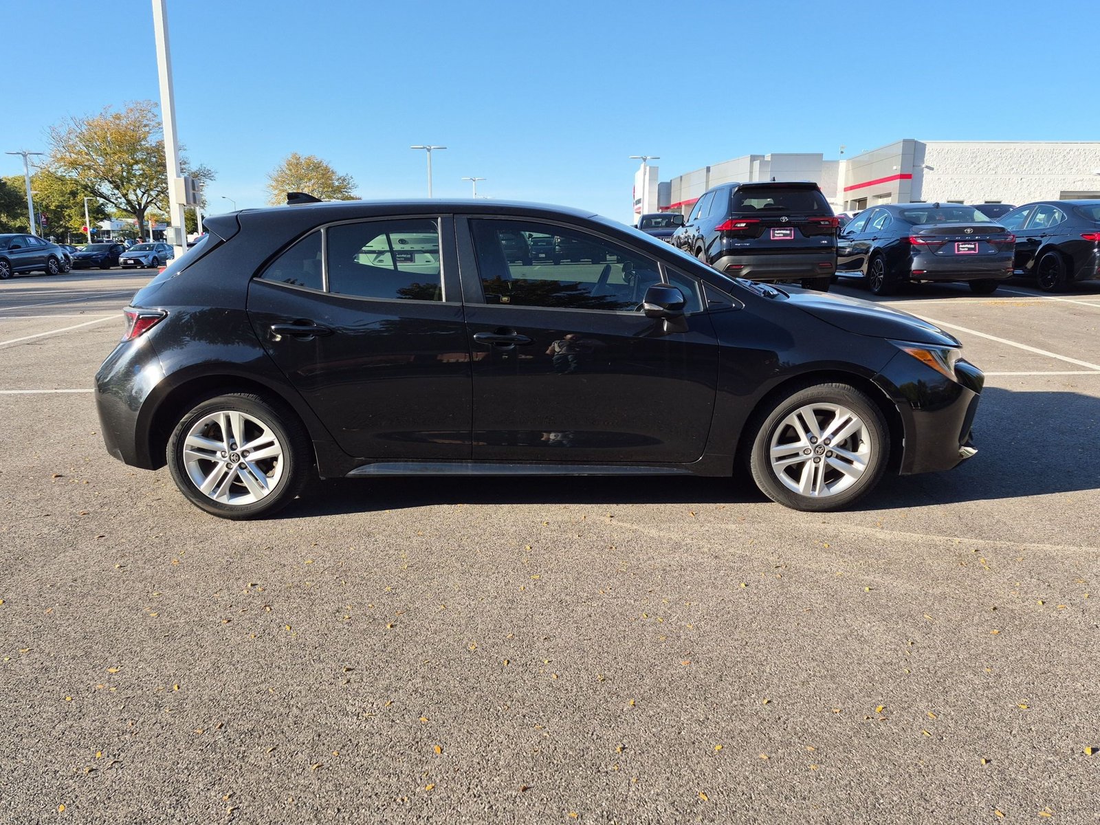 Used 2021 Toyota Corolla Hatchback SE Hatchback