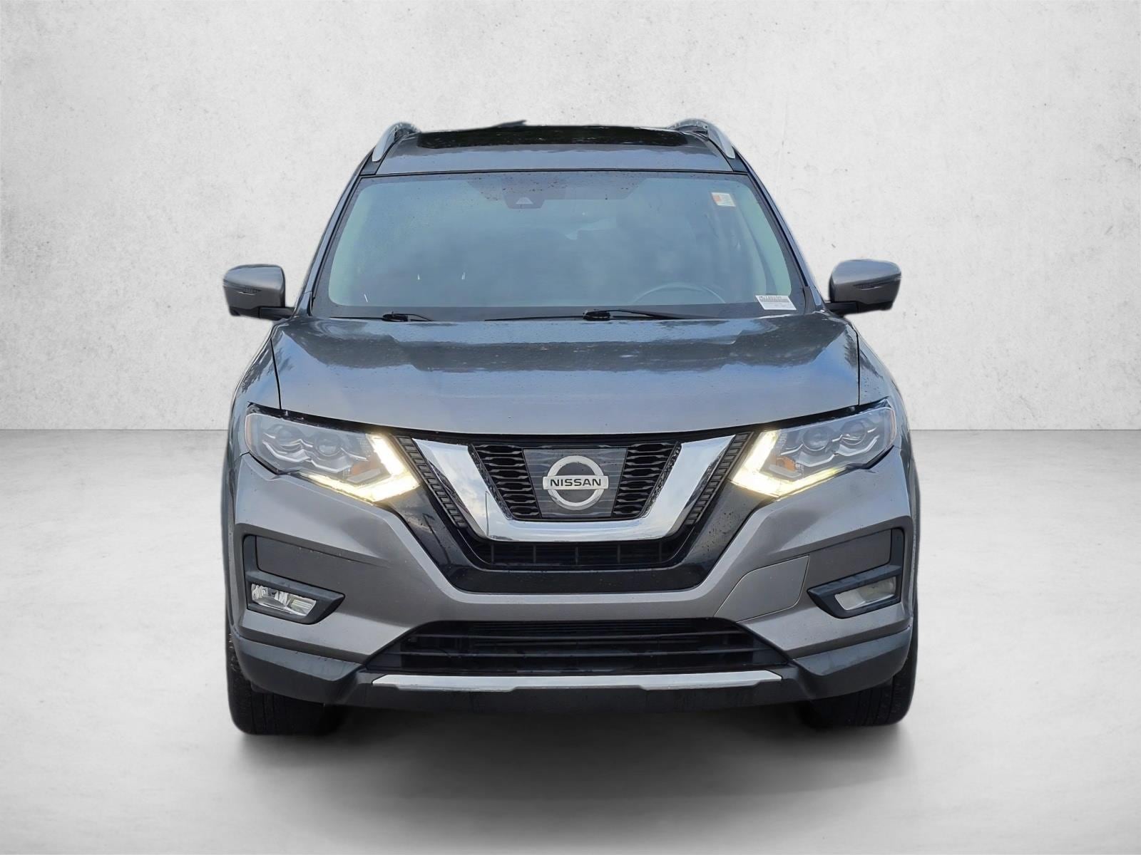 Used 2017 Nissan Rogue SL with VIN 5N1AT2MT9HC738185 for sale in Pinellas Park, FL