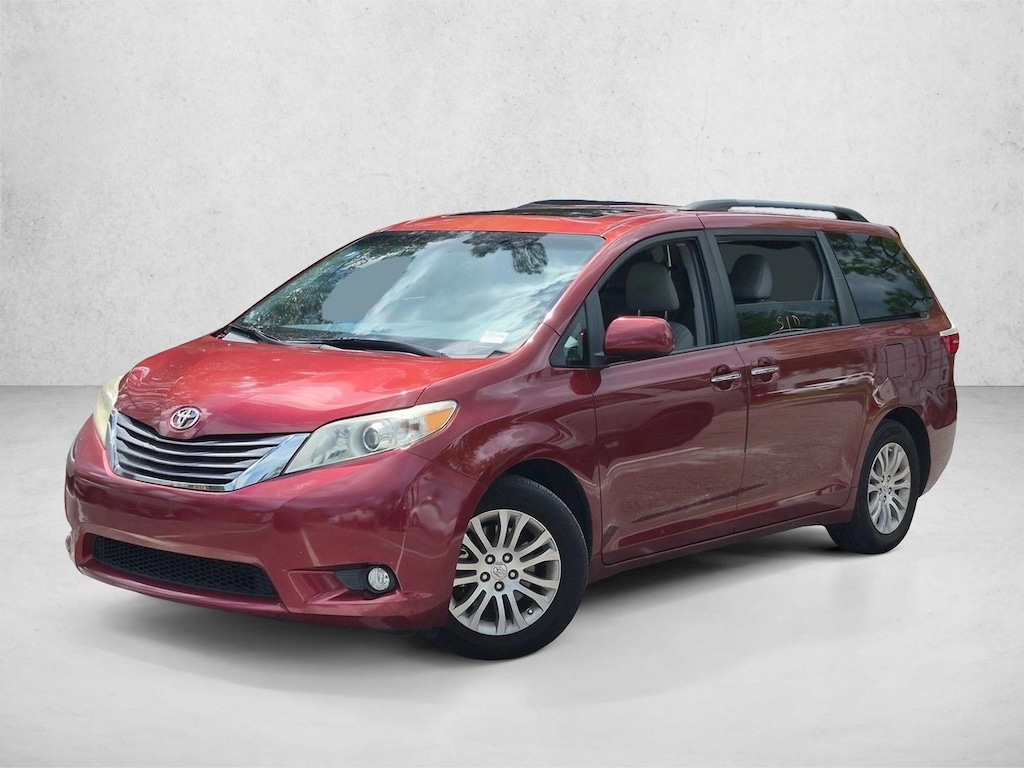 Used 2017 Toyota Sienna XLE 8 Passenger Van Passenger Van