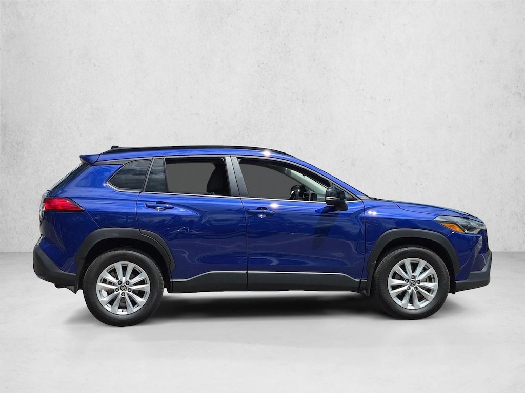 Used 2025 Toyota Corolla Cross LE SUV