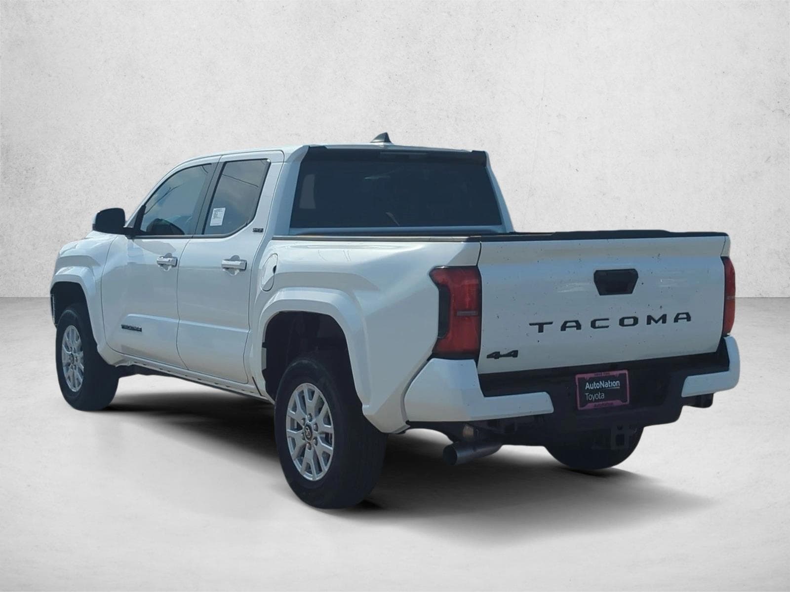 2026 Toyota Tacoma SR5 - Photo 8