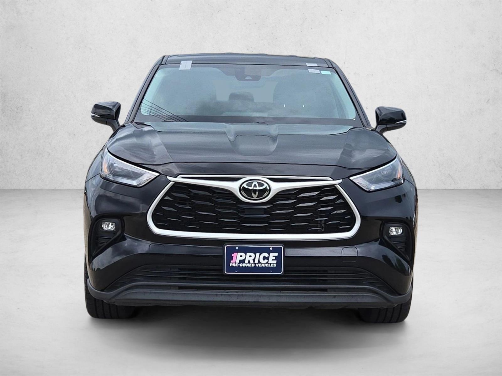 Used 2024 Toyota Highlander LE SUV
