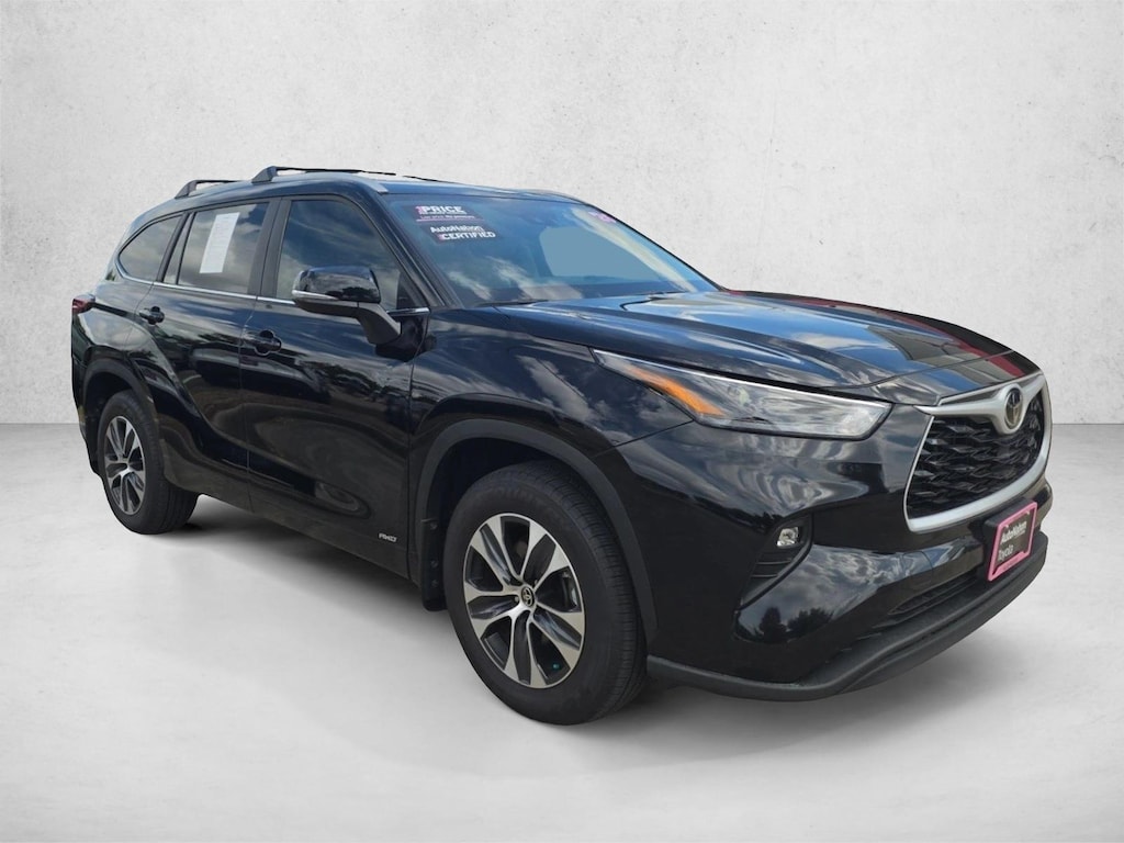 Used 2026 Toyota Highlander Hybrid XLE SUV