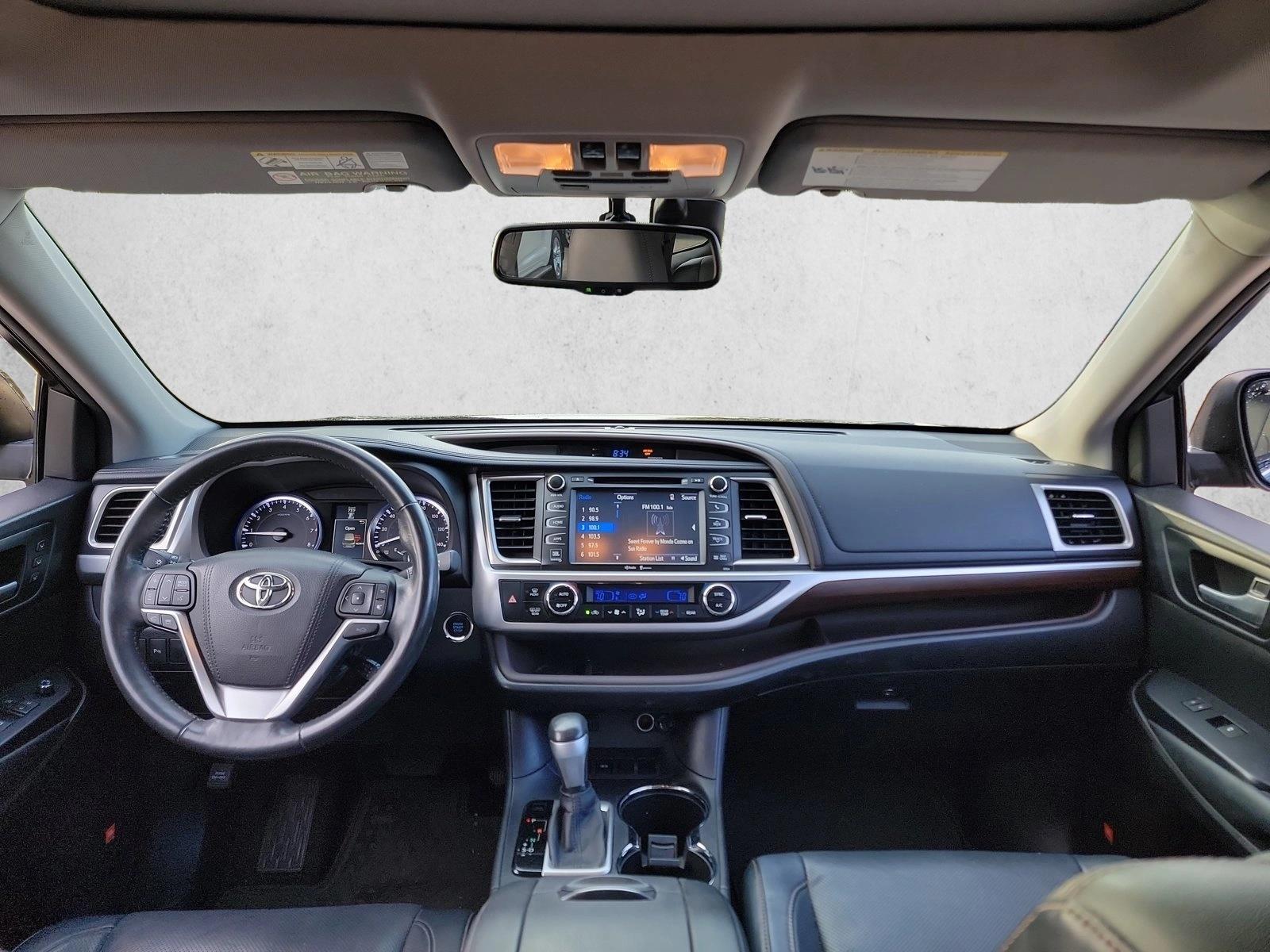 2015 Toyota Highlander Limited Platinum V6 SUV, photo 18