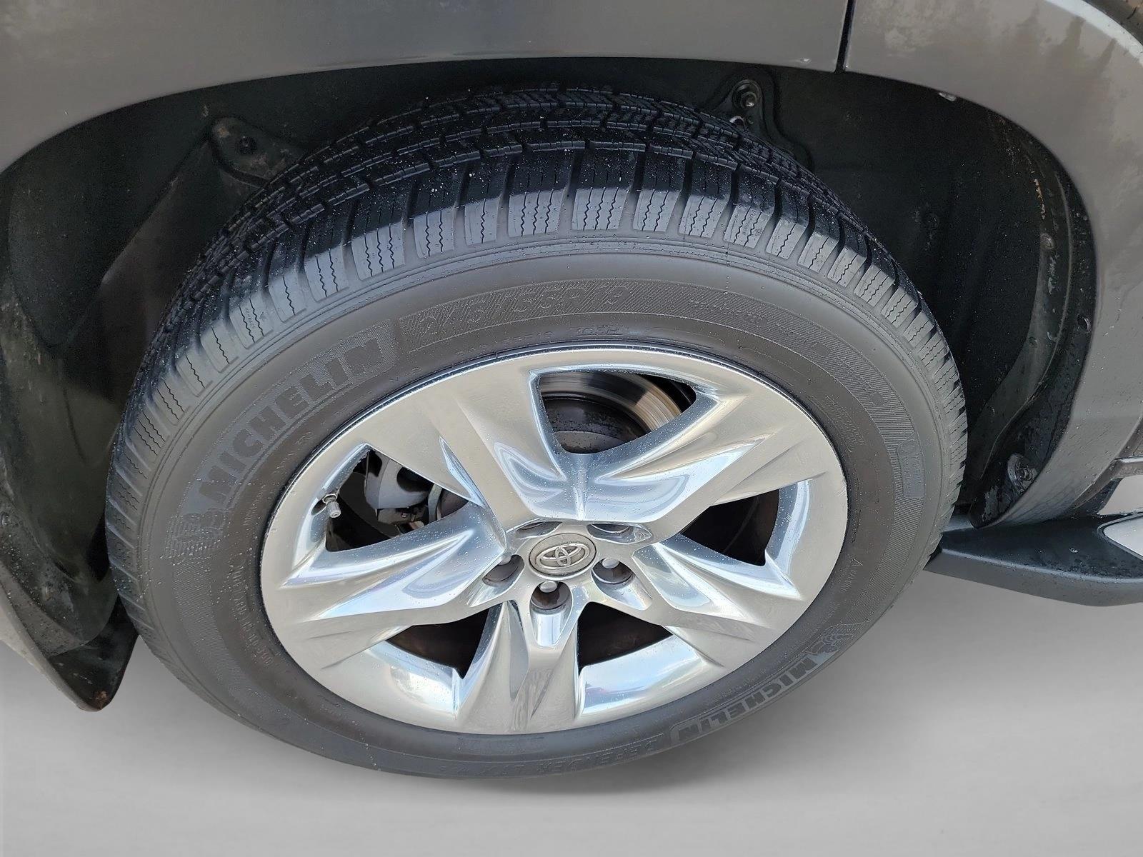 2015 Toyota Highlander Limited Platinum V6 SUV, photo 12