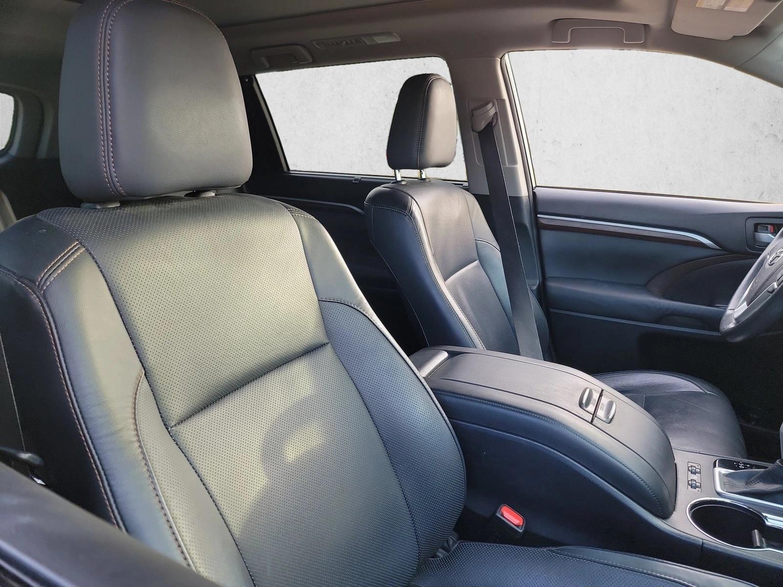 2015 Toyota Highlander Limited Platinum V6 SUV, photo 15