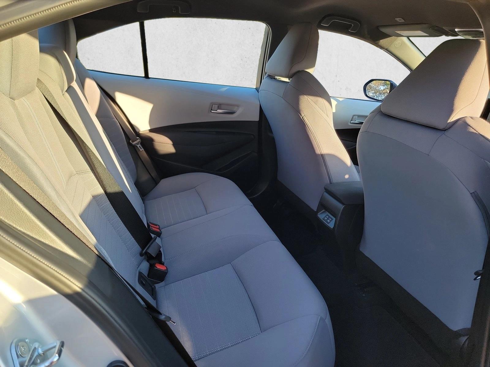 2026 Toyota Corolla SE - Photo 12