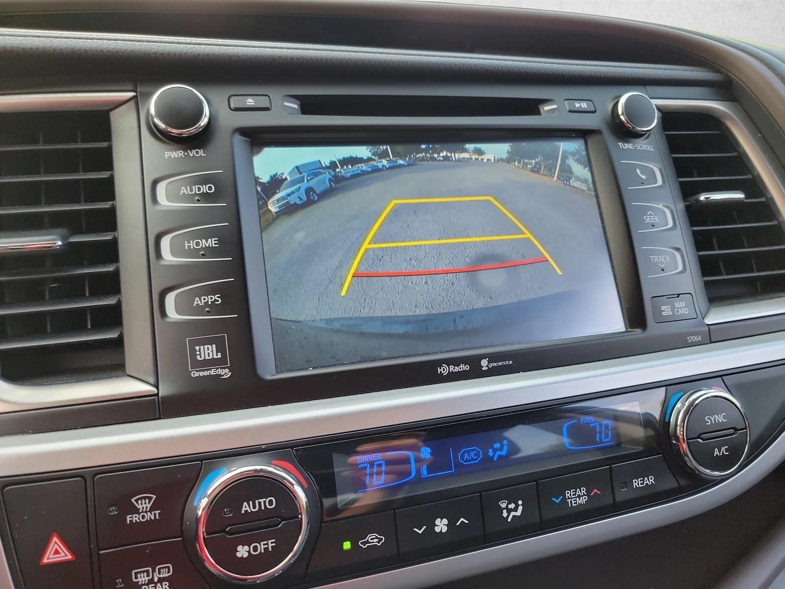 2015 Toyota Highlander Limited Platinum V6 SUV, photo 22