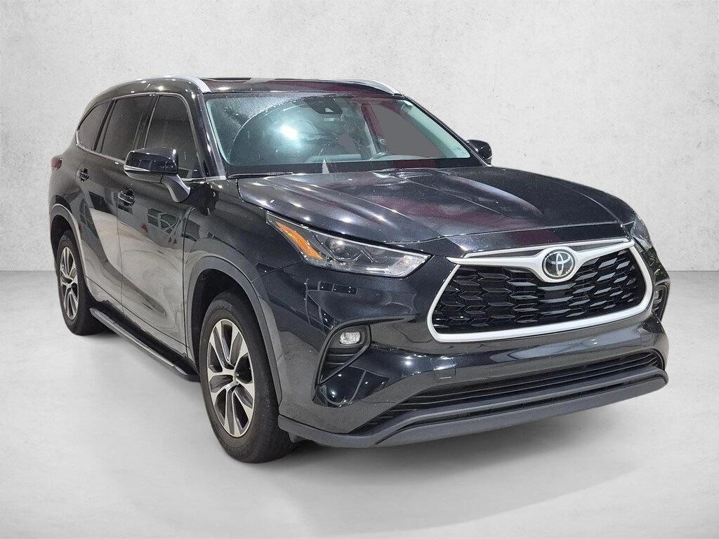 Used 2022 Toyota Highlander XLE SUV