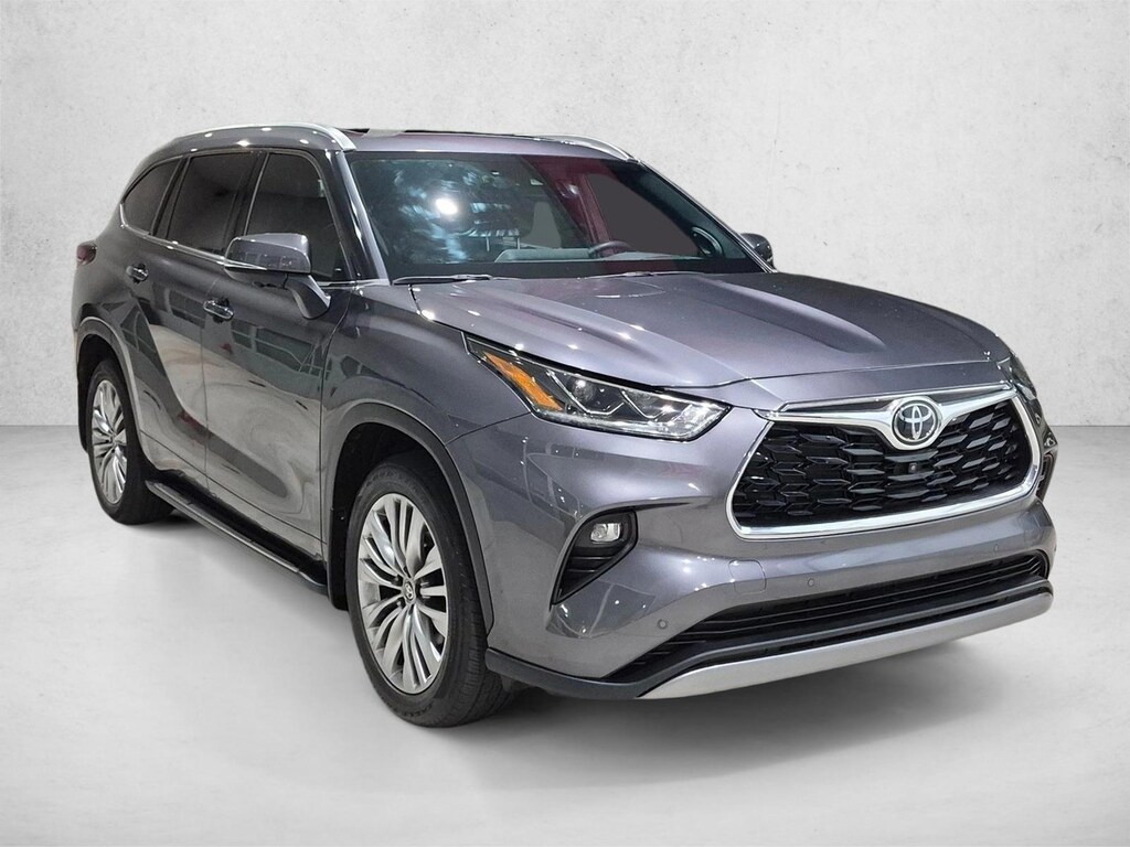 Used 2024 Toyota Highlander Platinum SUV