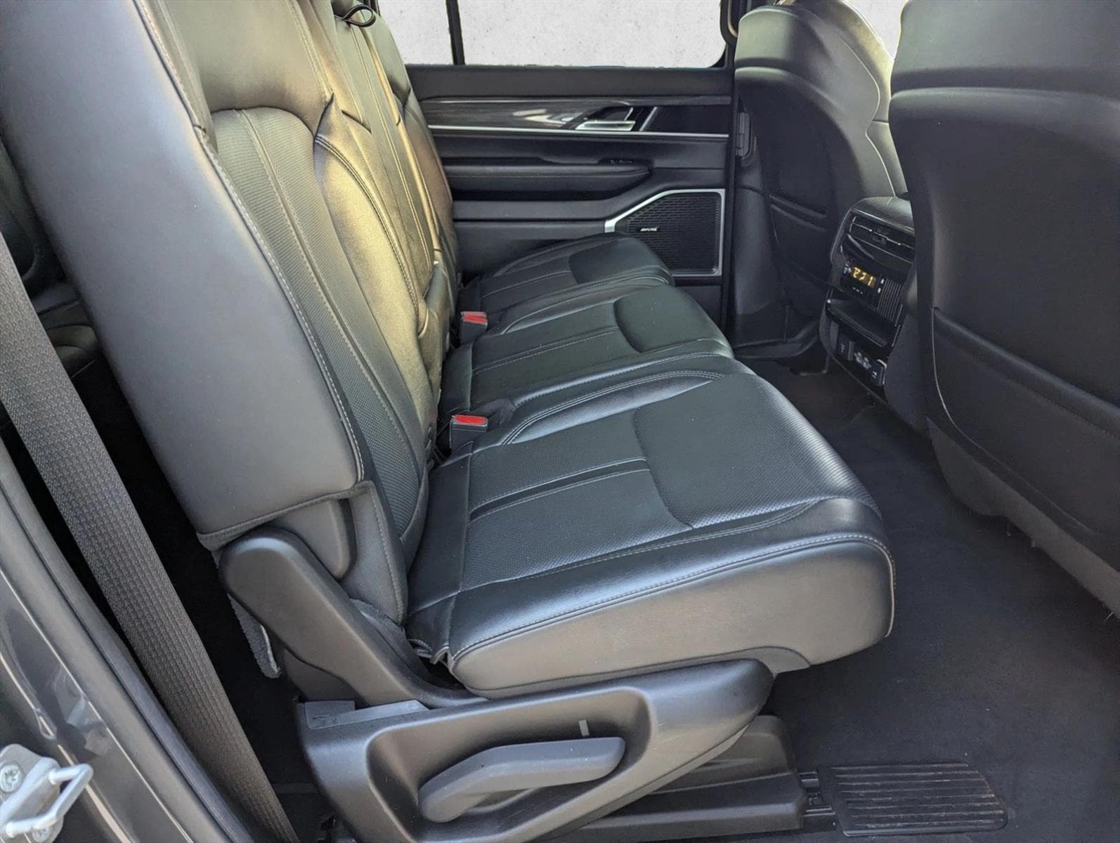 2022 Jeep Wagoneer Series II - Photo 20