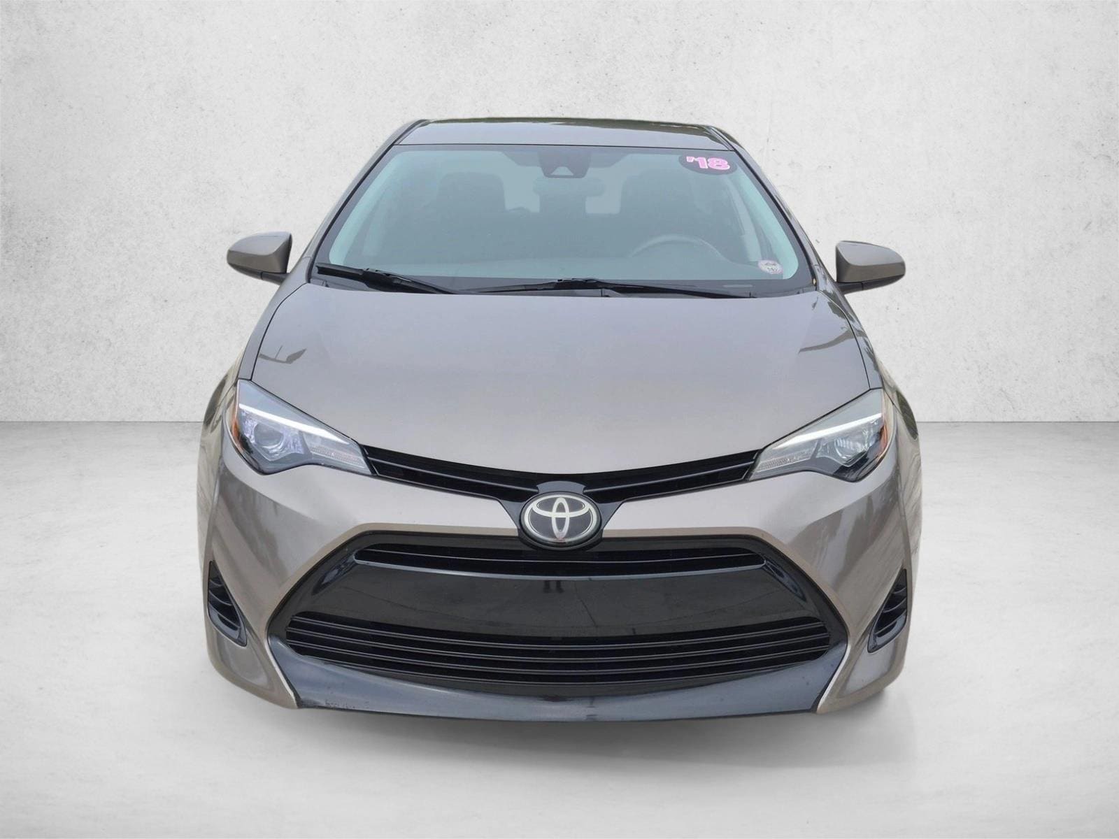 Used 2018 Toyota Corolla LE with VIN 2T1BURHE8JC097070 for sale in Davie, FL