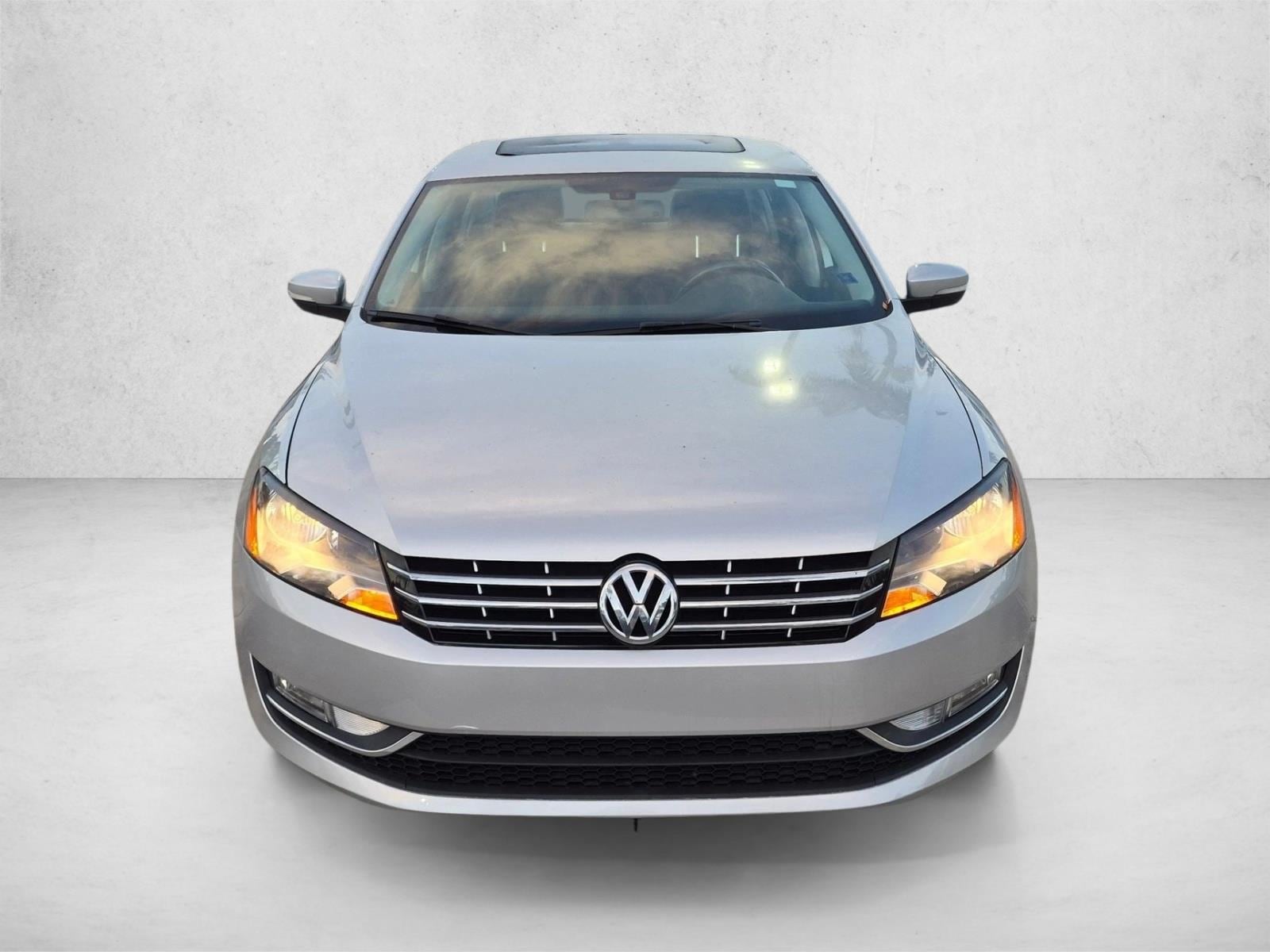 Used 2015 Volkswagen Passat SEL Premium with VIN 1VWCS7A33FC042952 for sale in Davie, FL
