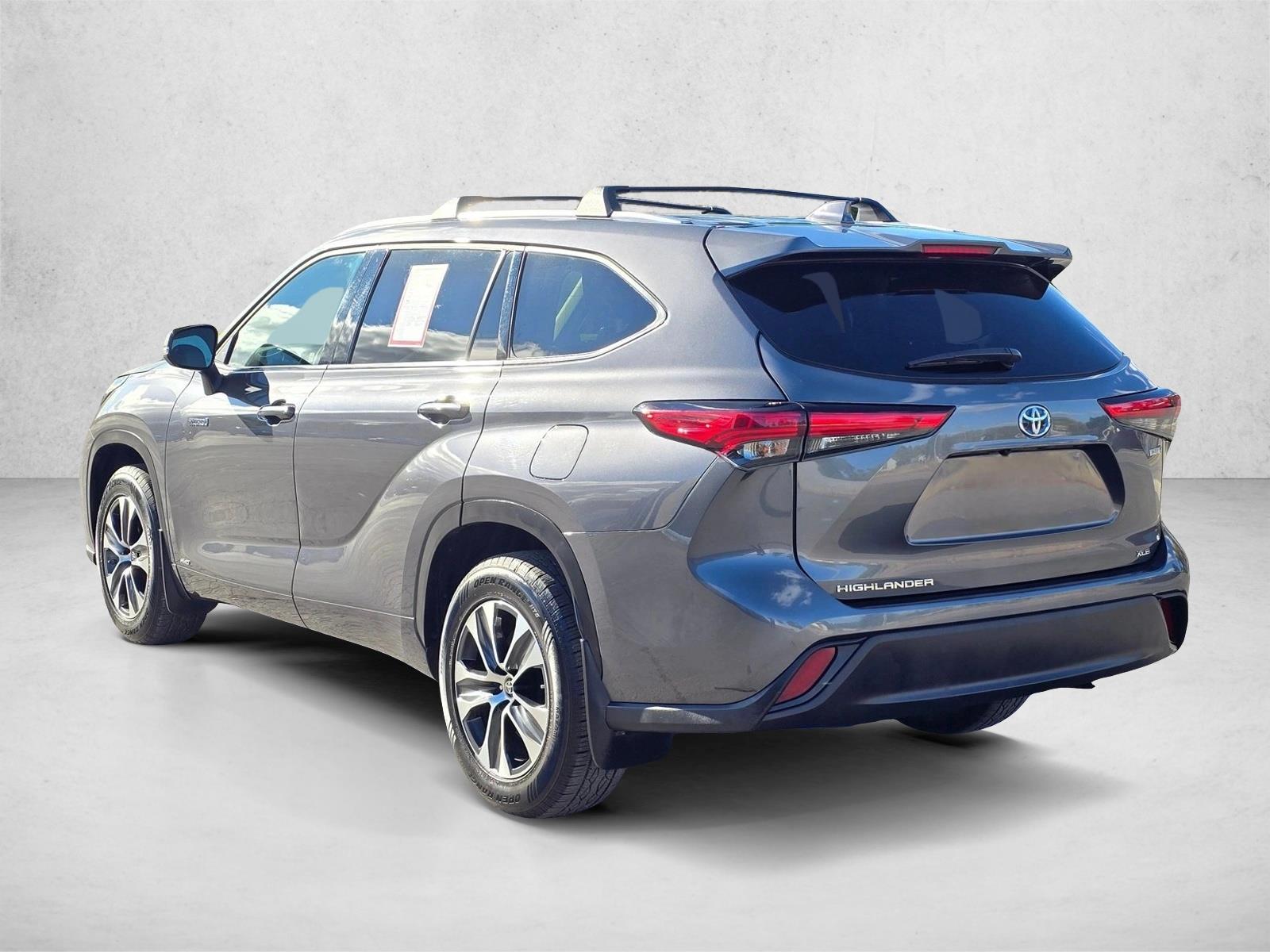 Used 2021 Toyota Highlander Hybrid XLE SUV