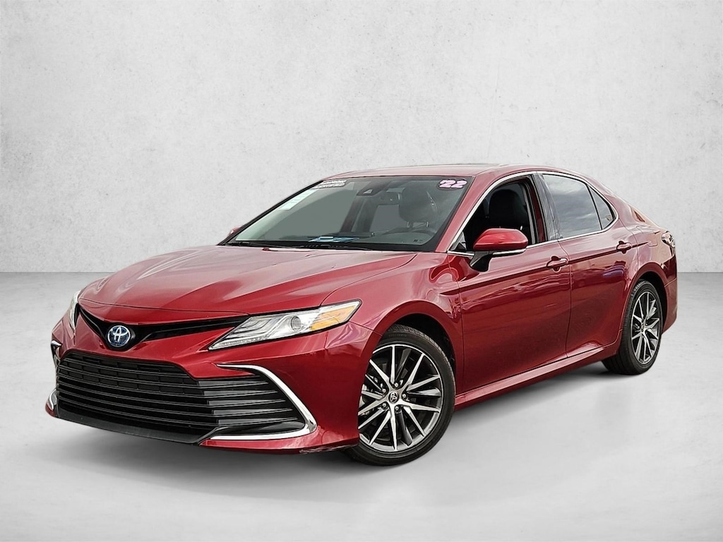 Used 2022 Toyota Camry Hybrid XLE Sedan