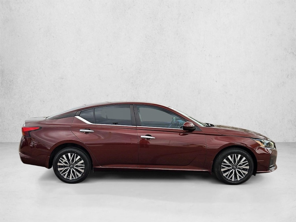 Used 2023 Nissan Altima 2.5 SV Sedan