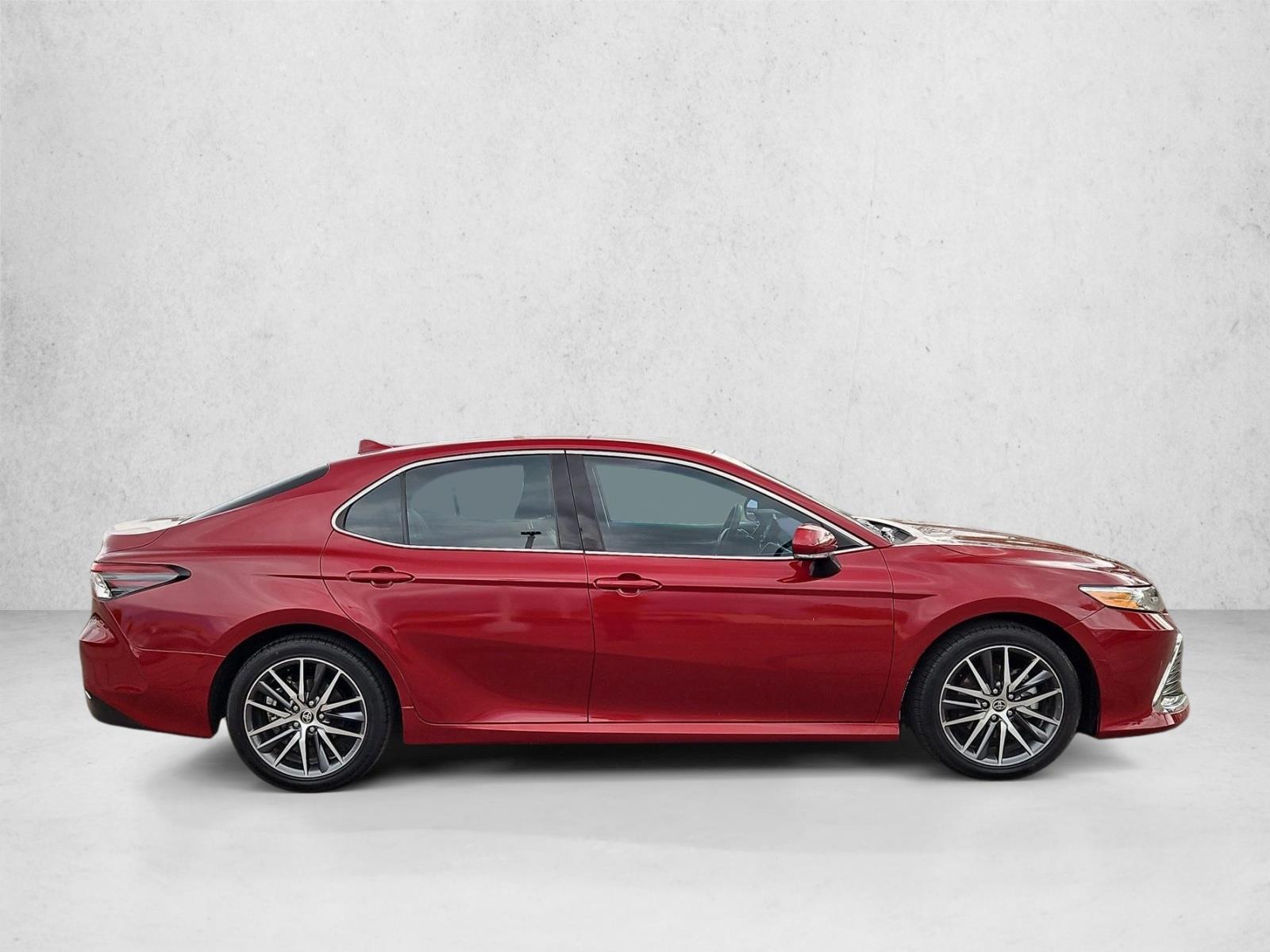 Used 2022 Toyota Camry Hybrid XLE Sedan