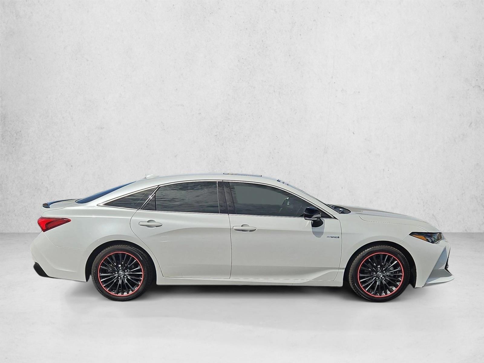 Used 2019 Toyota Avalon Hybrid XSE Sedan