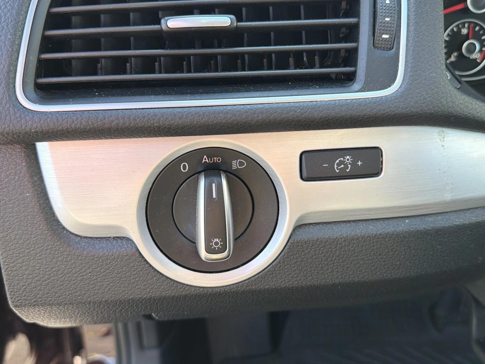 Used 2013 Volkswagen Passat 2.5L SE Sedan