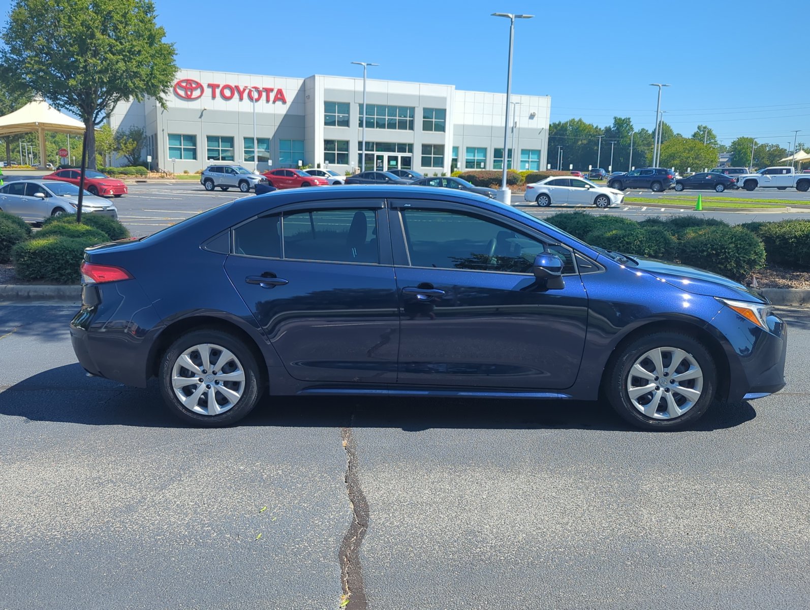 Used 2025 Toyota Corolla Hybrid LE Sedan