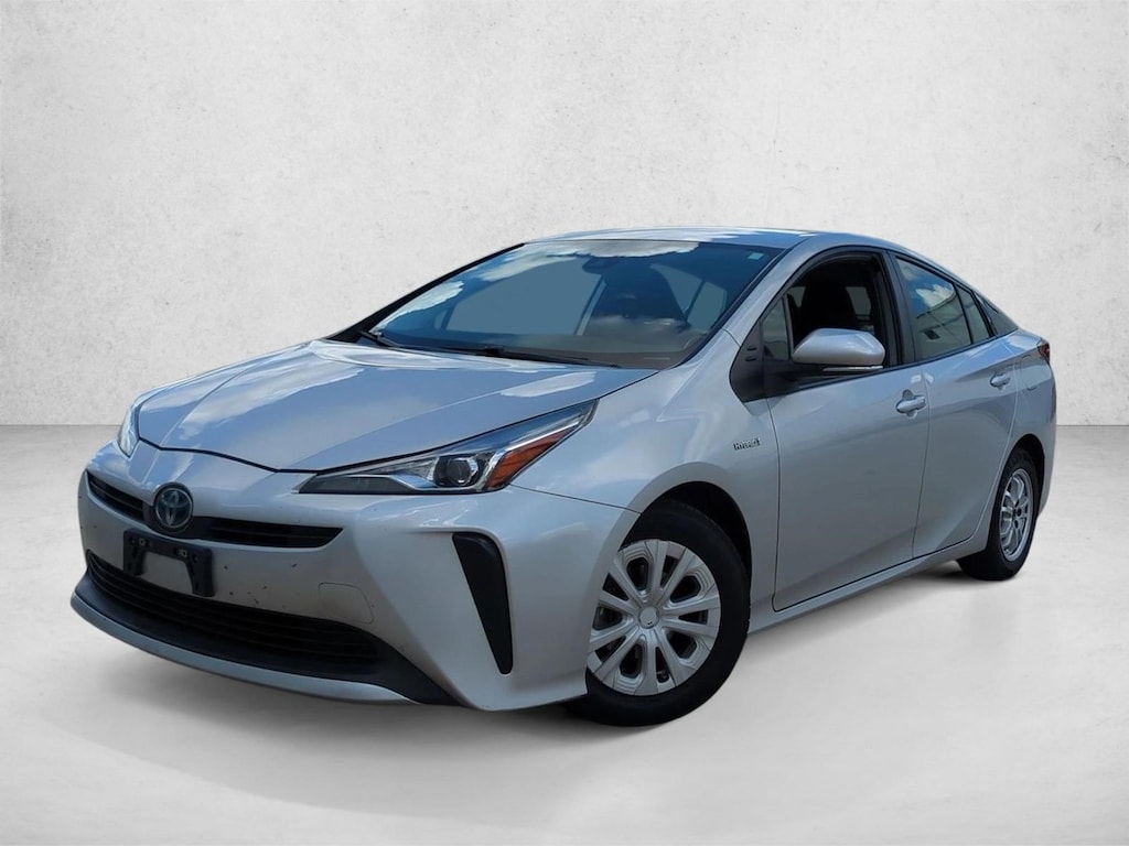 Used 2022 Toyota Prius L Hatchback