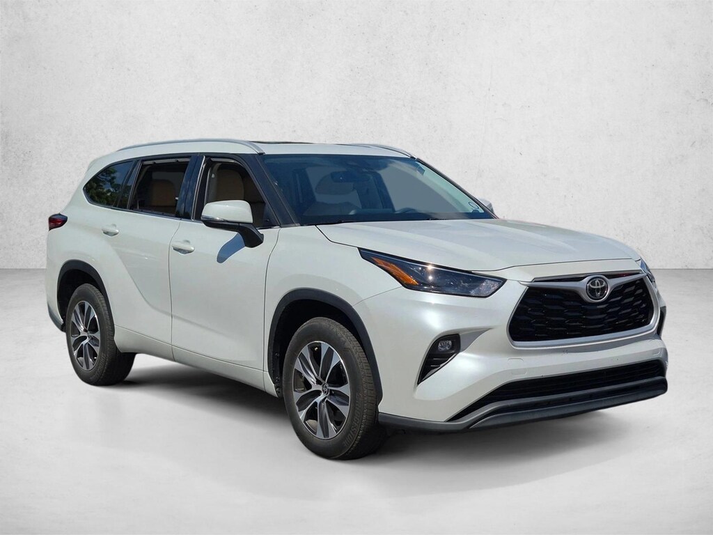 Used 2022 Toyota Highlander XLE SUV