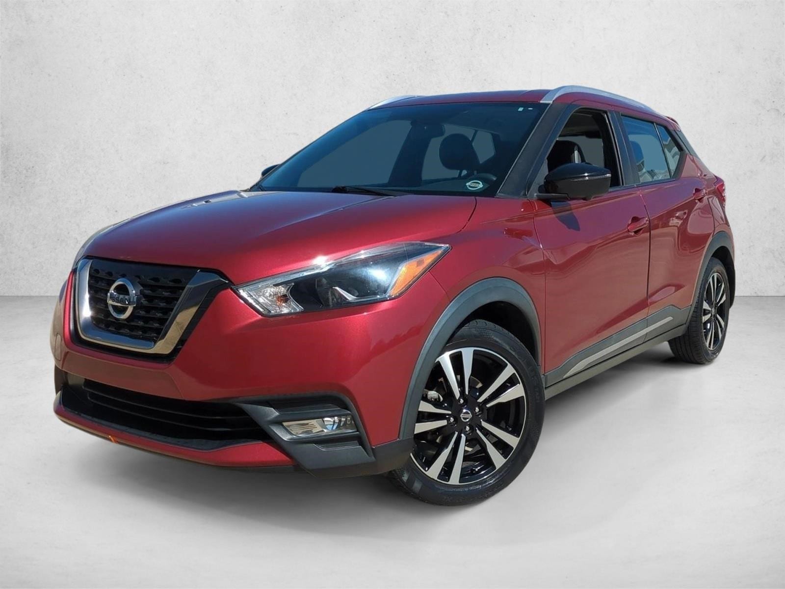 2019 Nissan Kicks SR FWD photo