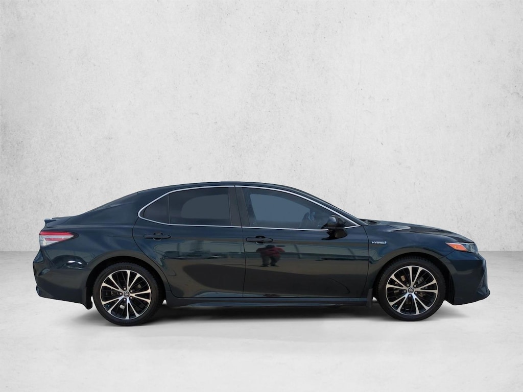 Certified 2018 Toyota Camry Hybrid SE Sedan