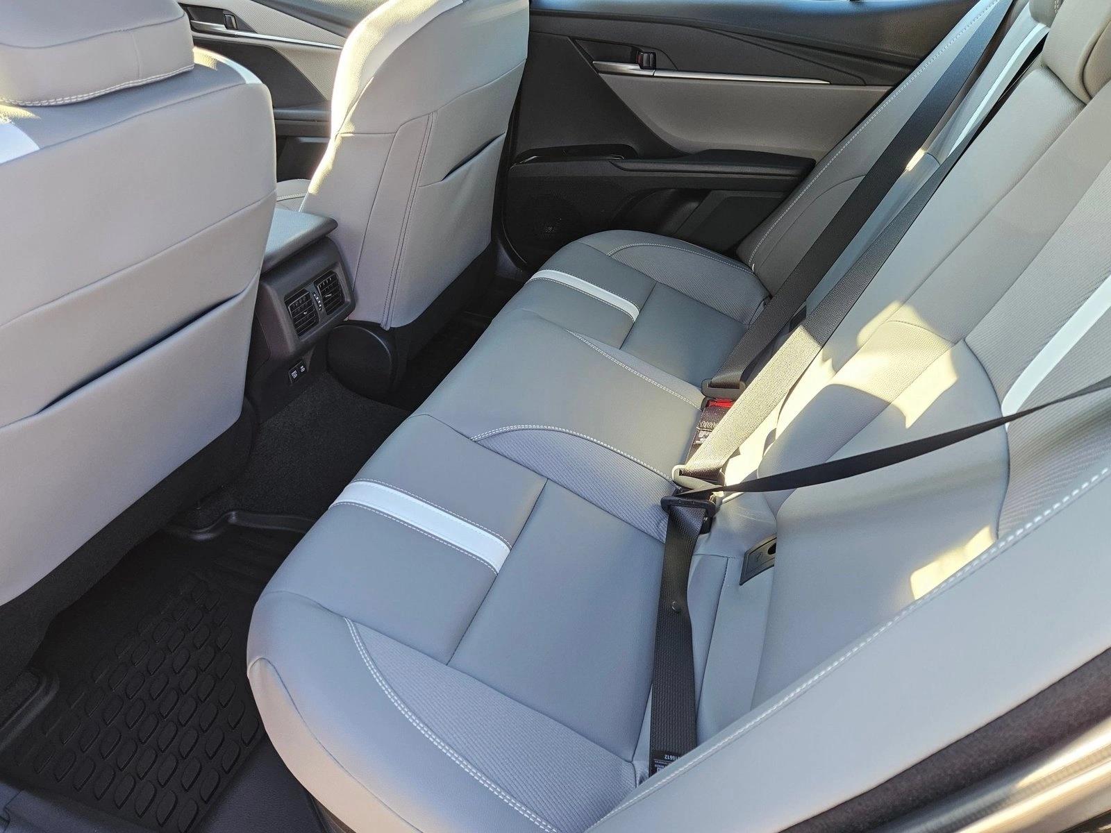 2026 Toyota Camry SE - Photo 14