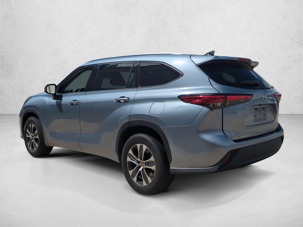 Used 2021 Toyota Highlander XLE SUV