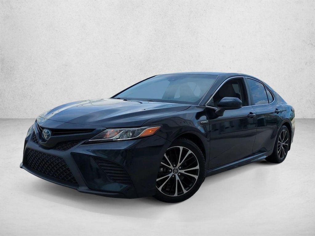 Certified 2018 Toyota Camry Hybrid SE Sedan