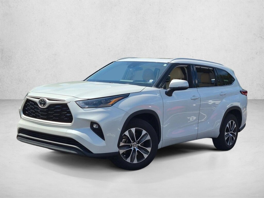 Used 2022 Toyota Highlander XLE SUV
