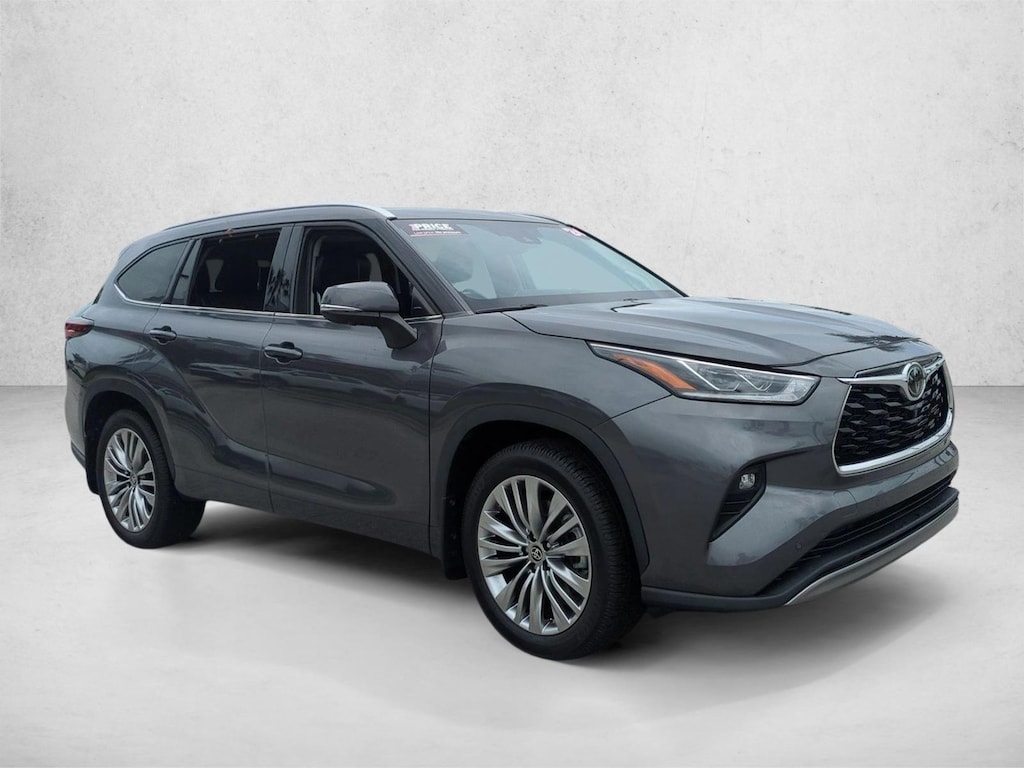 Used 2024 Toyota Highlander Platinum SUV