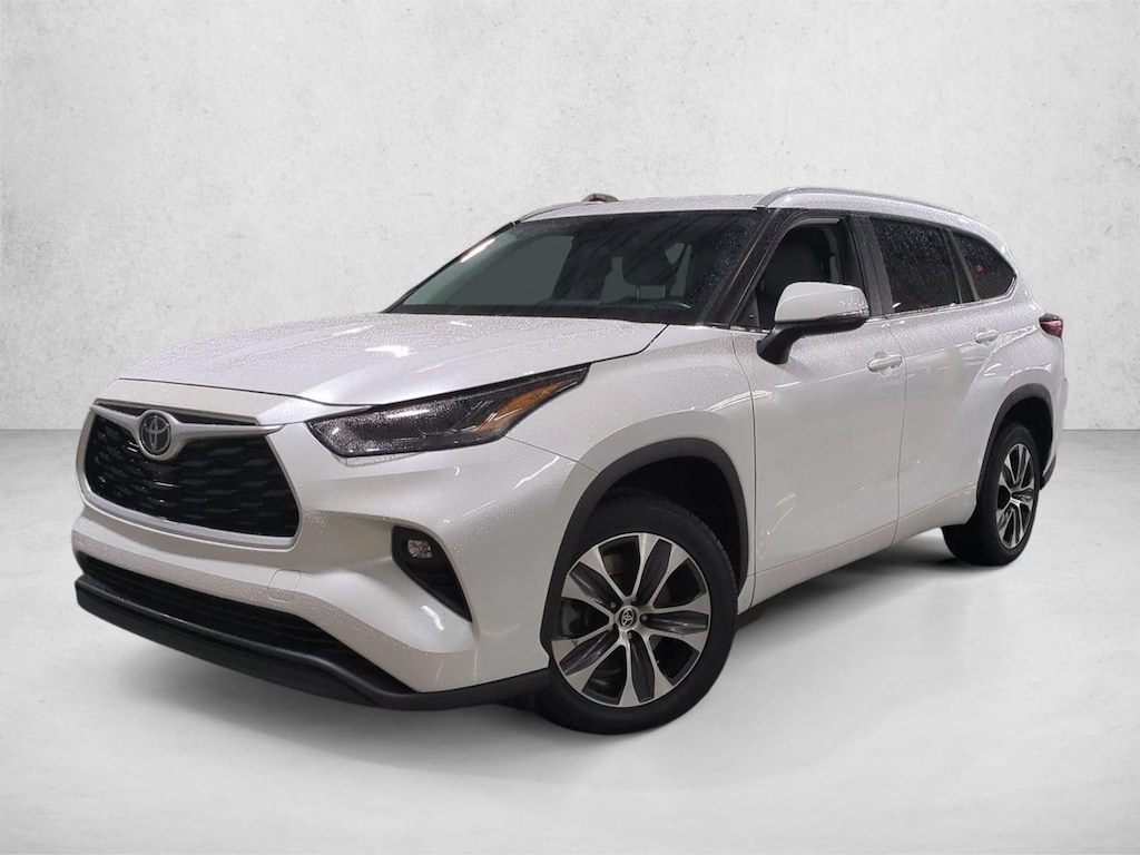 Used 2023 Toyota Highlander XLE SUV